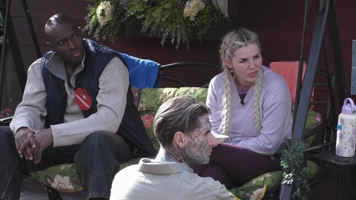 Godfrey Egbon, Kim Virginia Grey und Nikola Grey in Folge 4.