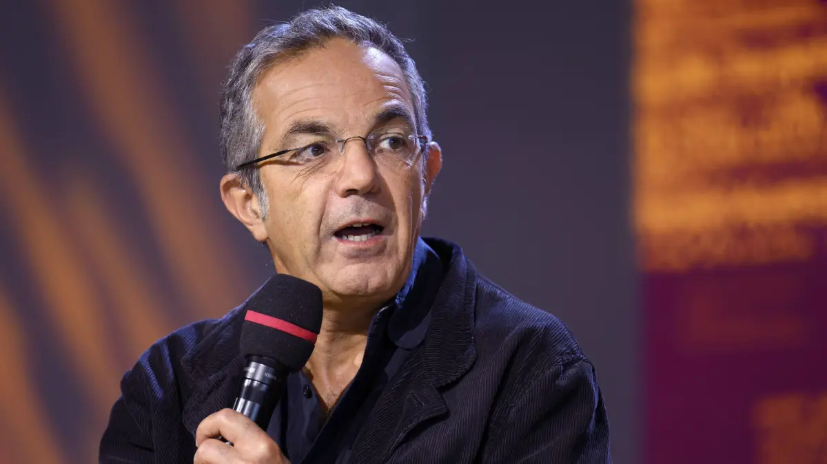Navid Kermani: Schriftsteller Navid Kermani spricht bei auf der Frankfurter Buchmesse 2026. Frankfurt am Main, 07.10.2026 Hessen Deutschland *** Author Navid Kermani speaks at the 2026 Frankfurt Book Fair in Frankfurt am Main, October 7, 2026, Hesse, Germany Copyright: xDwixAnoraganingrumx