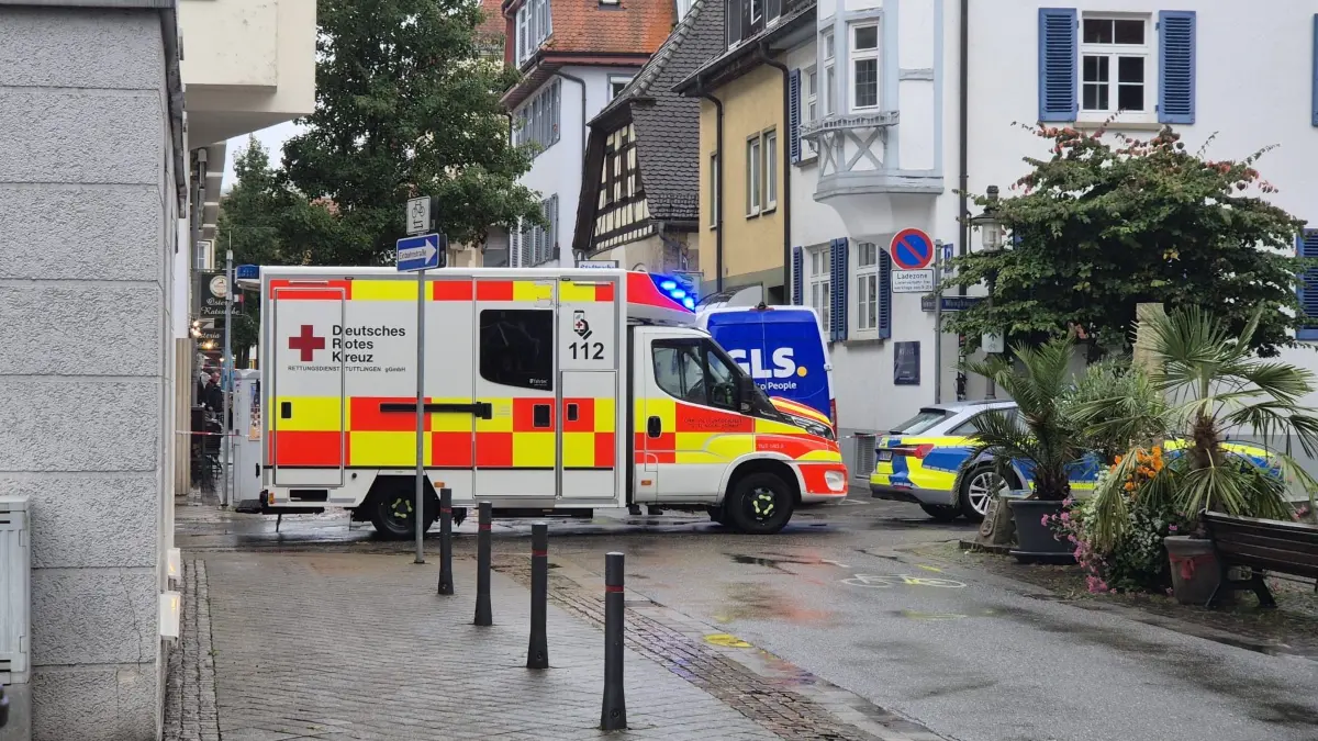 NUR SCHWABO! Am Tuttlinger Rathaus gab es am Donnerstagmittag einen Polizeieinsatz.
