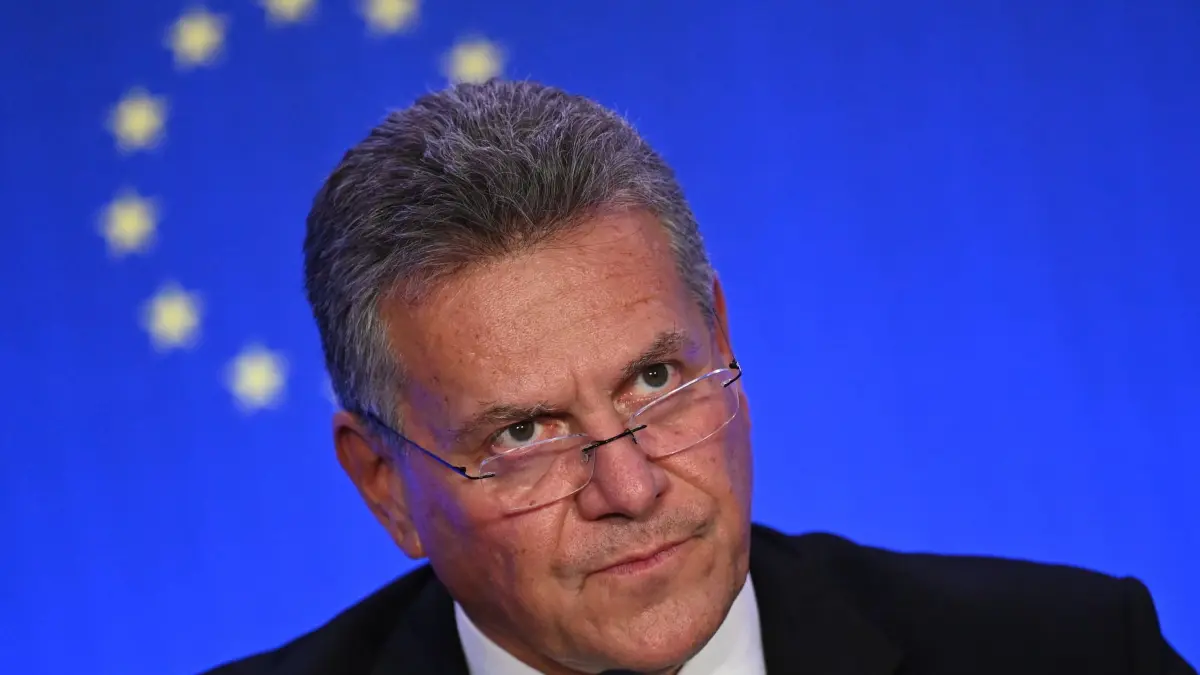 EU-Handelskommissar Sefcovic: 09.10.2026, China, Peking: Maros Sefcovic, EU-Handelskommissar, spricht während einer Pressekonferenz. Sefcovic hatte zuvor Chinas Handelsminister Wang Wentao getroffen, um über den Handelsstreit zwischen China und der EU zu sprechen. Foto: Johannes Neudecker/dpa +++ dpa-Bildfunk +++