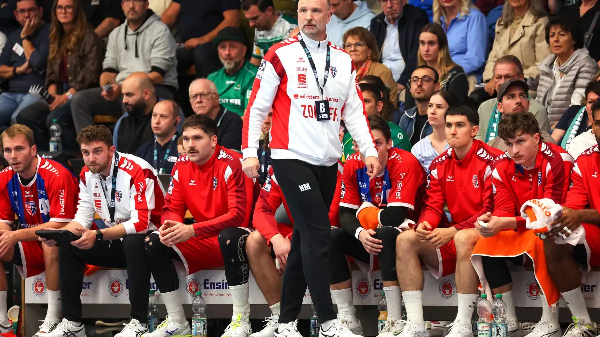 BAU // 10.10.2026, Deutschland, Göppingen, Handball Opel HBL Bundesliga,
FRISCH AUF! Göppingen vs. SG BBM Bietigheim, BBM Trainer Hartmut Mayerhoffer