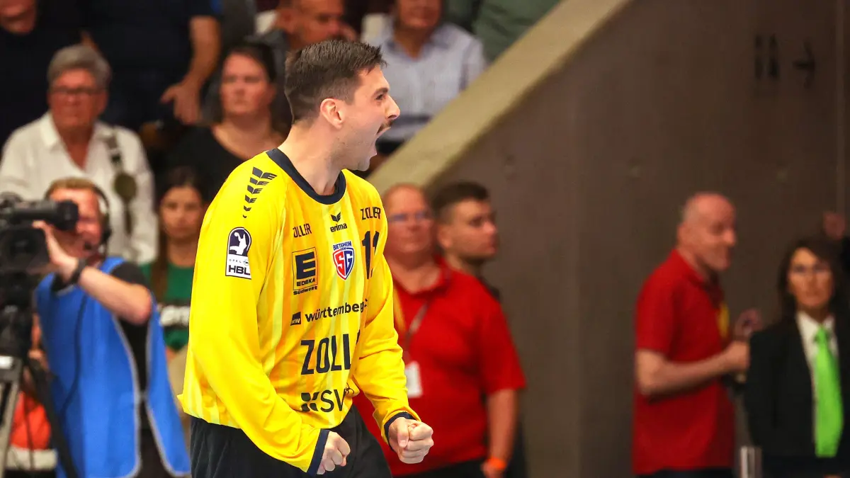 BAU // 10.10.2026, Deutschland, Göppingen, Handball Opel HBL Bundesliga,
FRISCH AUF! Göppingen vs. SG BBM Bietigheim, Jubel Martin Tomovski (BBM)