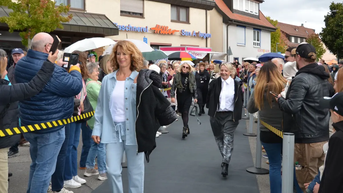 Holzgerlingen: Despite some showers, the Holzgerlingen Autumn Festival is ...