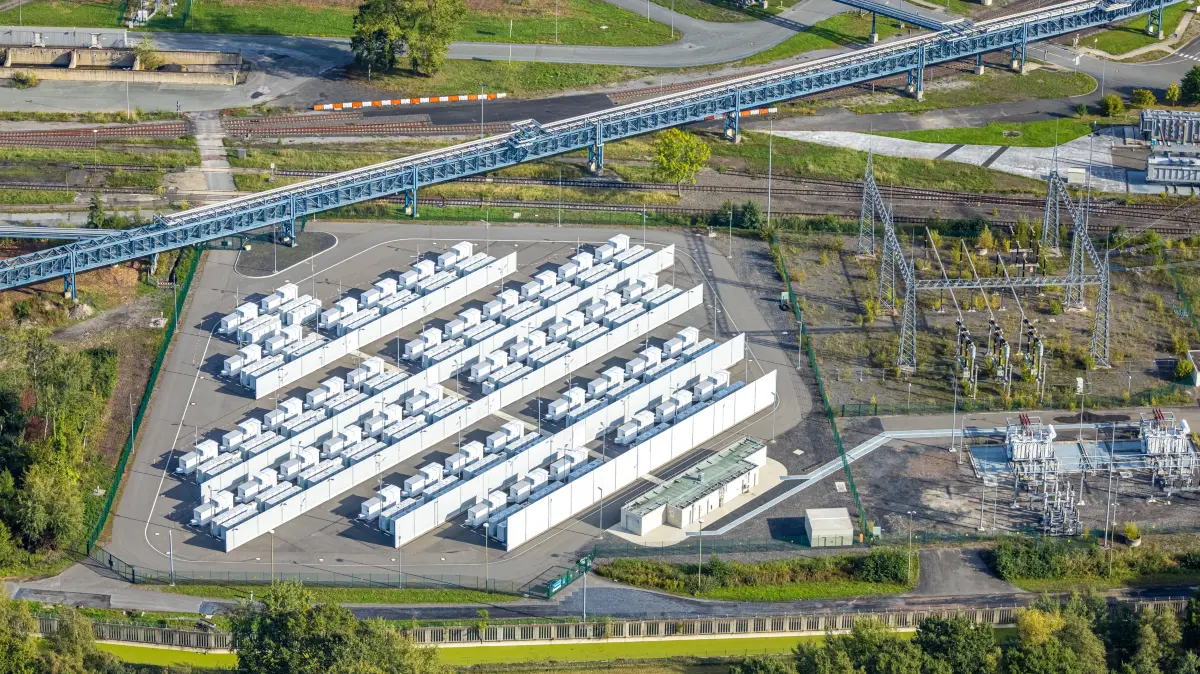 Luftbild, RWE Kraftwerk Westfalen, E-Werk und Batteriespeicher, Uentrop, Hamm, Ruhrgebiet, Nordrhein-Westfalen, Deutschland ACHTUNGxMINDESTHONORARx60xEURO *** Aerial view of the RWE Westfalen Power Plant, E Plant, and battery storage facility, Uentrop, Hamm, Ruhr region, North Rhine-Westphalia, Germany ATTENTION: MINIMUM FEE: 60 EUR