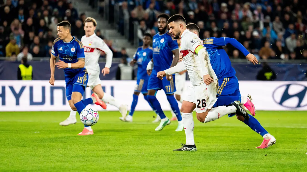 14.10.2026: Champions League, 2. Spieltag, Å K Slovan Bratislava vs. VfB Stuttgart im Å tadion Tehelnà pole/Narodný futbalový Åtadion Deniz Undav VfB am Ball WICHTIGER HINWEIS: Gemäß den Vorgaben des DFB und der DFL ist es untersagt, in dem Stadion und/oder vom Spiel angefertigte Fotoaufnahmen in Form von Sequenzbildern und/oder videoähnlichen Fotostrecken zu verwerten bzw. verwerten zu lassen. *** October 14, 2026 Champions League, Matchday 2, Slovan Bratislava vs. VfB Stuttgart at Tehelné Pole National Football StadiumDeniz Undav VfB in Action IMPORTANT NOTICE: In accordance with DFB and DFL regulations, it is prohibited to use or allow the use of photographs taken in the stadium and/or during the match in the form of sequential images and/or video-like photo series. Copyright: xJordyxFourgonx