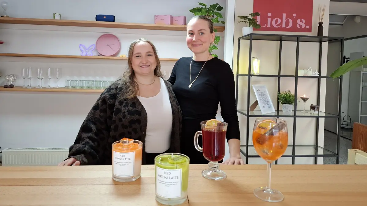 Sophie Hansen und Larissa Garau verwandeln Trendgetränke in Kerzen. Mit ihrer Veluna Manufaktur bieten sie in Kornwestheim Workshops an, bei denen Teilnehmer ihre eigenen Kreationen gestalten können.