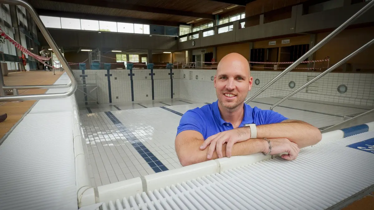 Freizeitbad: korntal Münchingen - Das Münchinger Freizeitbad wird gerade saniert. Rundgang hinter die Kulissen mit dem Leiter Sascha Bösel.