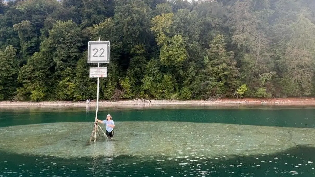 Levin Giesler will am Freitag ein Konzert auf dem Teufelstisch im Bodensee spielen.