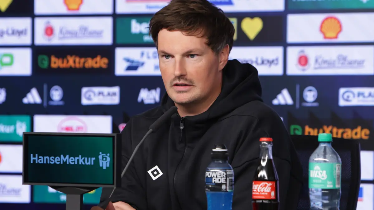 Bundesliga: HSV-Pressekonferenz mit Merlin Polzin : 2026.10.15 xfsx Fussball 1. Bundesliga Hamburger Sportverein - Pressekonferenz Trainer Merlin Polzin (Hamburger SV)