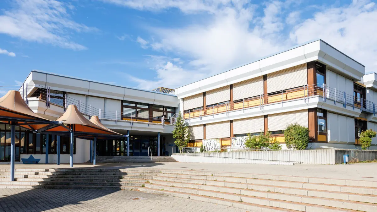 Theodor-Heuss-Realschule: Gärtringen, Schule, Realschule, Schulgebäude,