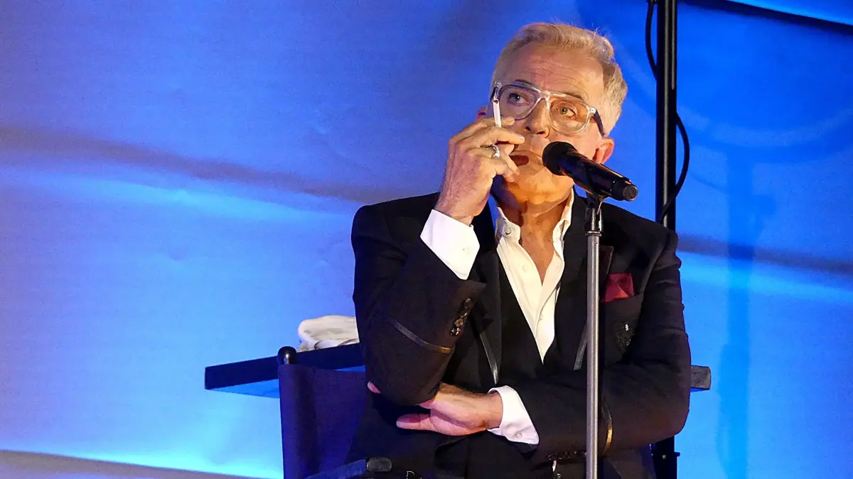 Der Entertainer Jörg Knör hat in der Sillerhalle in Hattenhofen auch Helmut Schmidt parodiert.
