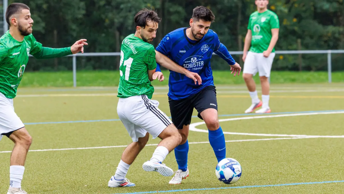 SpVgg Weil im Schönbuch II - SGM Gäufelden II: Weil im Schönbuch, Kreisliga B, SpVgg Weil im Schönbuch gegen SGM Gäufelden II, 21 Matei Hagiu 17 Robin Bilge