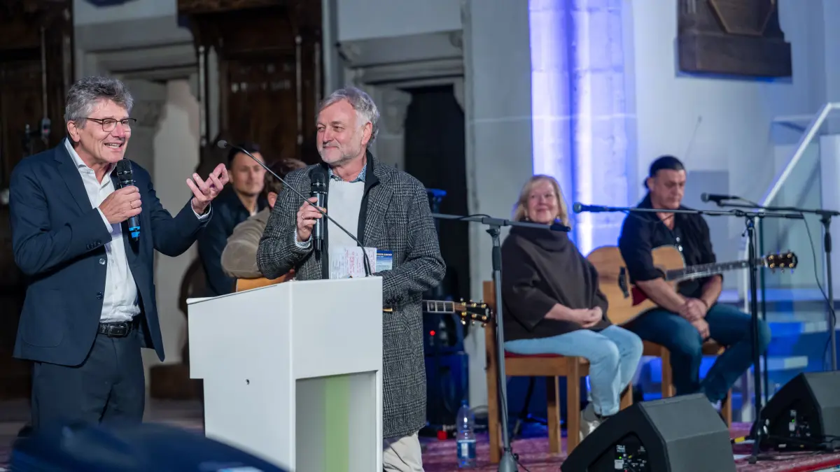 GP, Oberhofenkirche: Abendgottesdienste für Ausgeschlafene "überleben" mit Landesbischof Gohl Johannes Frühbauer und Acoustic Power
