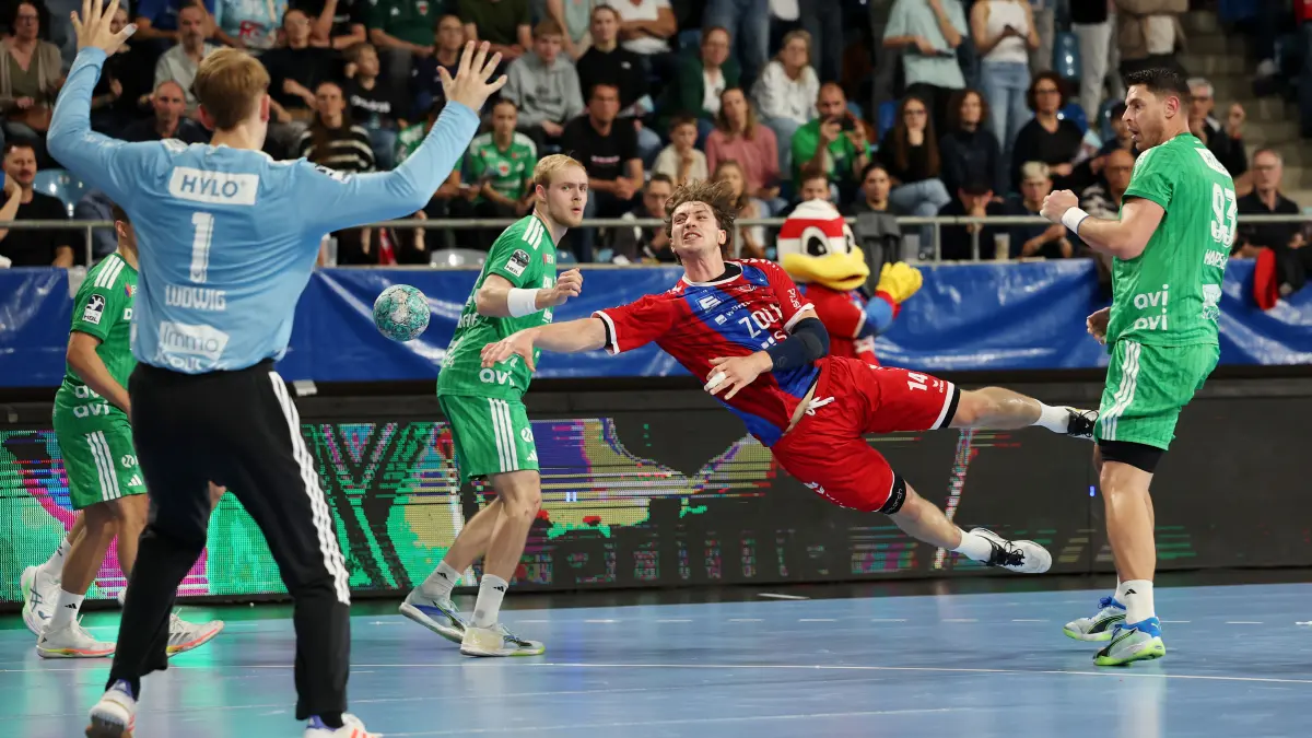 BAU // 2026.10.03 Deutschland, Bietigheim Handball SG BBM Bietigheim vs. Berliner Füchse, Fynn-Luca Nicolaus (BBM, Mitte)