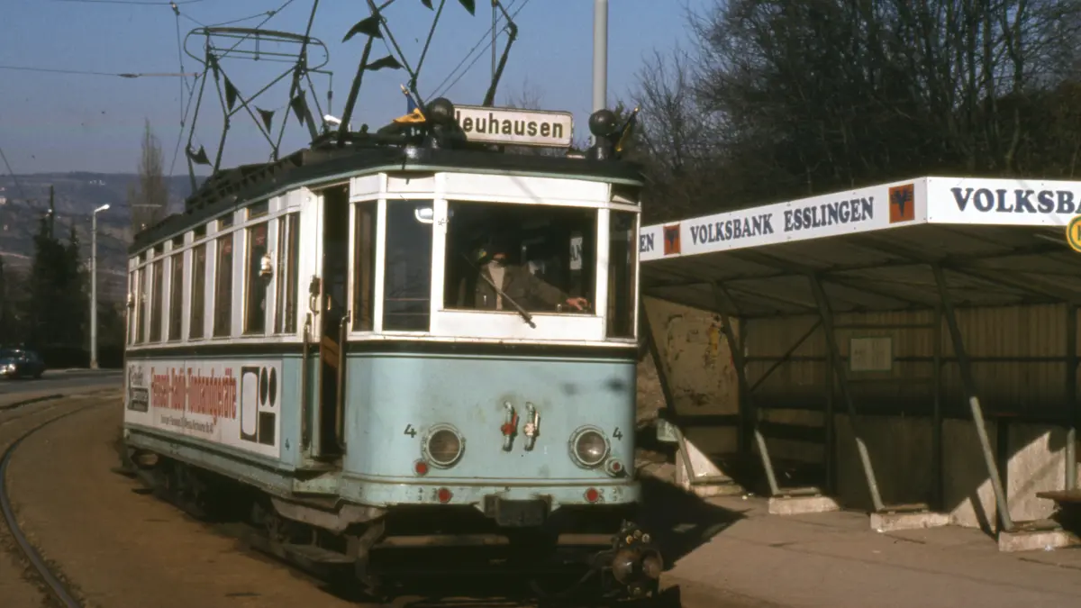 Die Wagen der Straßenbahnen fuhren bis 1978 von Esslingen über den Zollberg nach Nellingen und Denkendorf. Danach wurde die Linie aufgrund des hohen Defizits eingestellt.