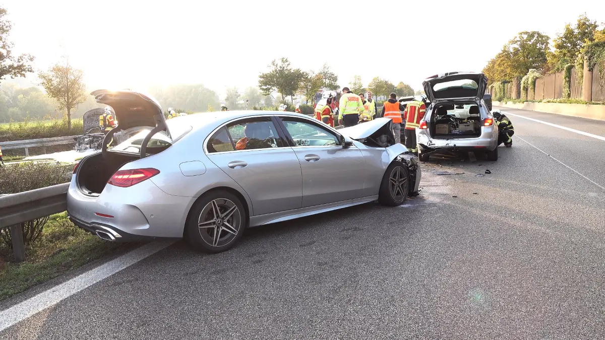 Fahrzeugbrand und Unfall Remshalden B29