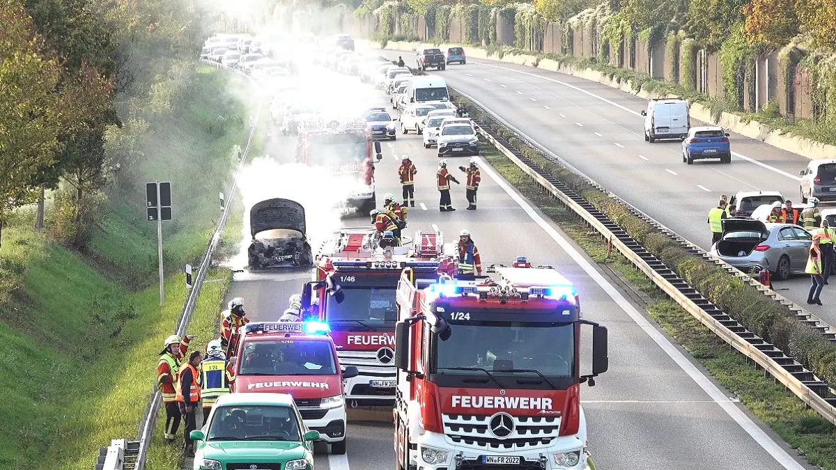 Unfall und Fahrzeugbrand Remshalden