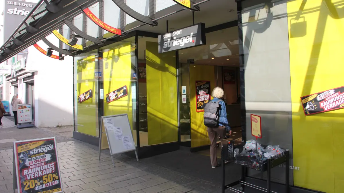 Schuh-Sport-Striegel schließt