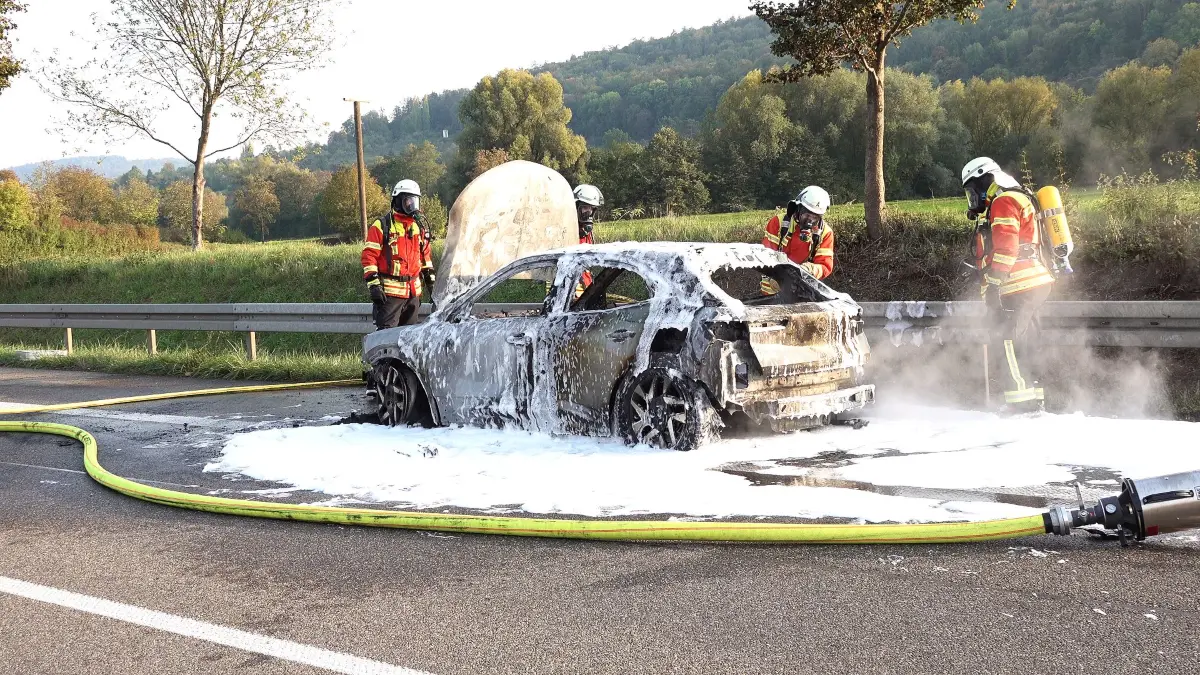 Fahrzeugbrand und Unfall Remshalden