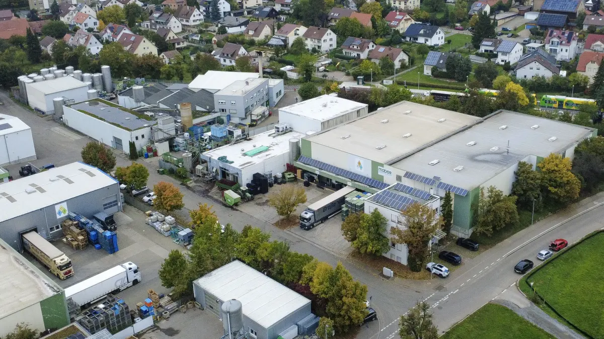 QTS: Ditzingen Heimerdingen - QTS , das Unternehmen für Logistik und Reinigung von Mehrwegverpackungen geht optimistisch in die Zukunft, hat jüngst erweitert