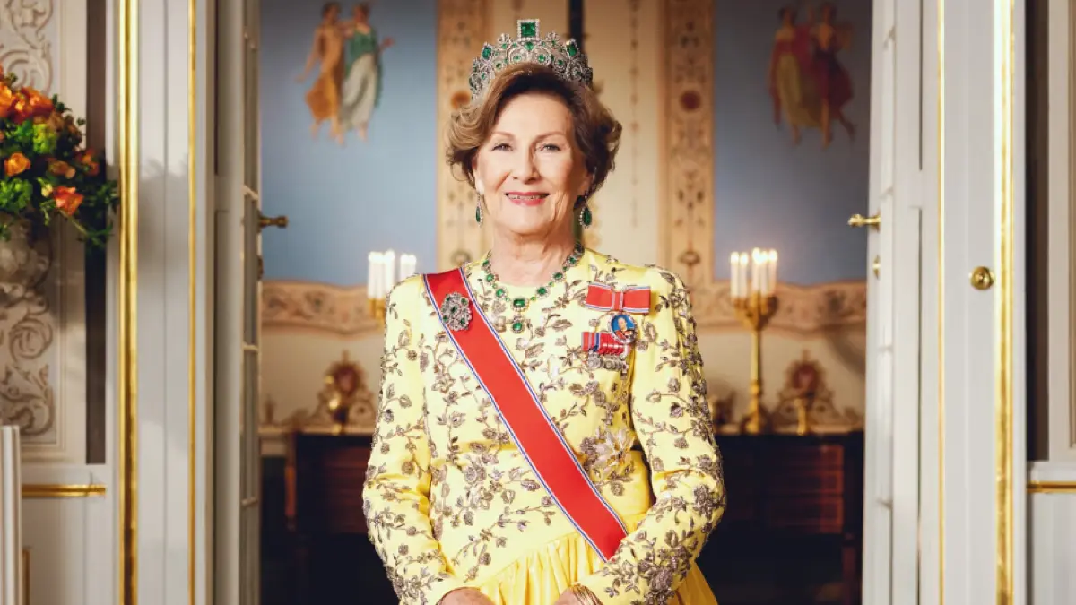 Sonja trägt trotz des Tods ihres Mannes noch den Titel "Königin".