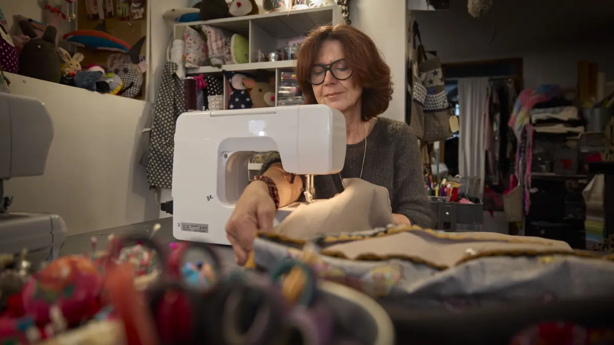 Birgit Rückert in ihrem Atelier Inspirazione: Winnenden, DEU, 21.10.2026
Birgit Rückert in ihrem Atelier Inspirazione
No model release. Kein Einverständnis für Werbung, keine Weitergabe an Dritte.
Abgebildete Personen haben der Veröffentlichung in der STZN zugestimmt.