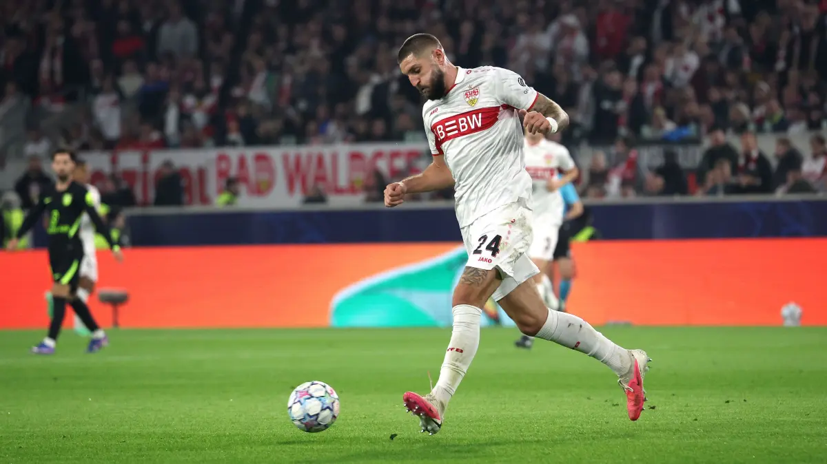 Fußball Champions League VfB Stuttgart vs. Atletico Madrid: BAU // Stuttgart , Fußball UEFA Champions League VfB Stuttgart vs. Atletico Madrid , Jeff Chabot (VfB)