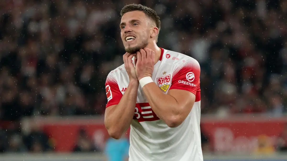 GER, VfB Stuttgart vs. Borussia Mönchengladbach, Fussball, 1. Bundesliga, 7. Spieltag, Spielzeit 2026/2027, 23.09.2026,: Ermedin Demirovic (VfB Stuttgart, #09) enttäuscht, Enttäuschung, frustriert, Frust, verärgert nach vergebener Torchance,
GER, VfB Stuttgart vs. Borussia Mönchengladbach, Fussball, 1. Bundesliga, 7. Spieltag, Spielzeit 2026/2027, 23.09.2026,
DFL REGULATIONS PROHIBIT ANY USE OF PHOTOGRAPHS AS IMAGE SEQUENCES AND/OR QUASI-VIDEO,
Foto: Eibner-Pressefoto/Edward Cheung