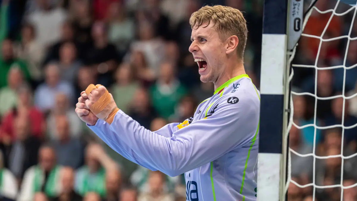 Kristian Saeveras Frisch Auf Goeppingen, 12 jubelt nach einer Parade, Frisch Auf Goeppingen vs. ThSV Eisenach, Handball, 1. Bundesliga, Herren, Spielzeit 2026/2027, 23.10.2026, Frisch Auf Goeppingen vs. ThSV Eisenach, Handball, 1. Bundesliga, Herren, Spielzeit 2026/2027, 23.10.2026 Goeppingen *** Kristian Saeveras of Frisch Auf Goeppingen, No. 12, celebrates after a save Frisch Auf Goeppingen vs. ThSV Eisenach, Handball, 1st Bundesliga, Men s, 20262027 season, October 23, 2026, Frisch Auf Goeppingen vs. ThSV Eisenach, Handball, 1st Bundesliga, Men, 20262027 season, October 23, 2026, Goeppingen Copyright: xEibner-Pressefoto/MichaelxSchmidx EP_MST