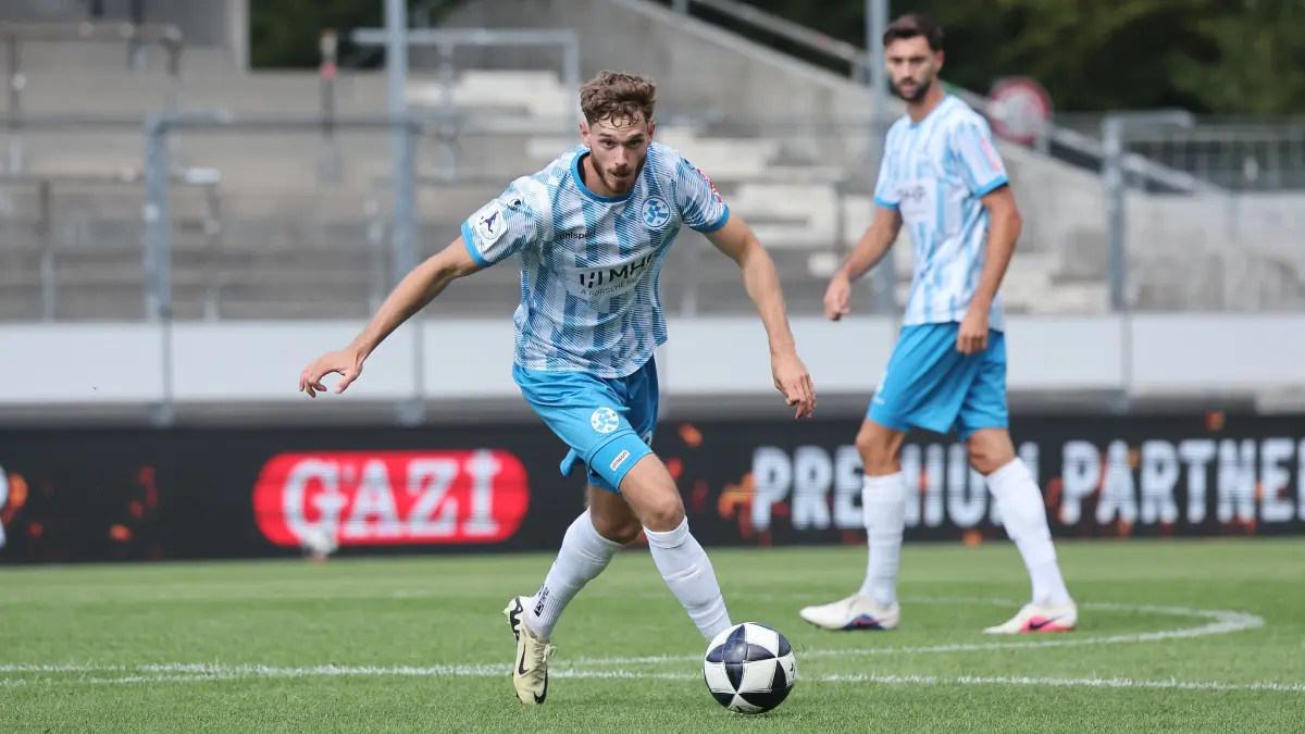 BAU // Stuttgart Fußball Regionalliga Südwest , Stuttgarter Kickers vs. SC Freiburg II , Luca Trslic ( Kickers )