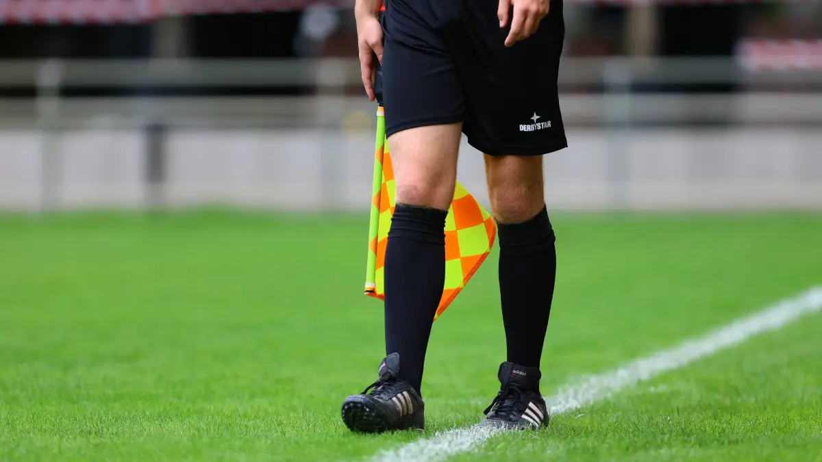 Spielabbruch kurz vor Schluss: Die Kreisliga-A-Partie zwischen dem TSV Notzingen und der TSG Esslingen wurde beim Stand von 4:0 für die Gastgeber nach einem Rassismusvorwurf vorzeitig beendet. Die Hintergründe sind noch ungeklärt.