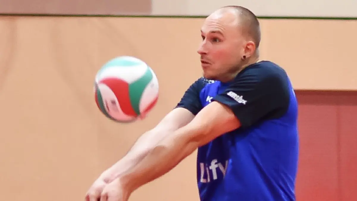 Thomas Meyer (VfL Sindelfingen, #09)
GER, TV Rottenburg II vs. TSV Sindelfingen, Volleyball, Oberliga Wuerttemberg Maenner, Spiel #6, Spielzeit 2026/2027, 17.10.2026
Foto: Eibner-Pressefoto/Ralph Kunze
