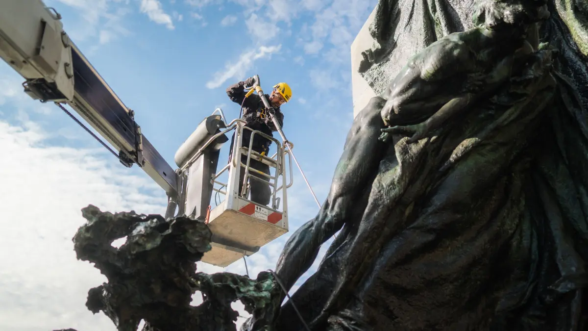 Kärcher reinigt František Palacký Statue in Prag