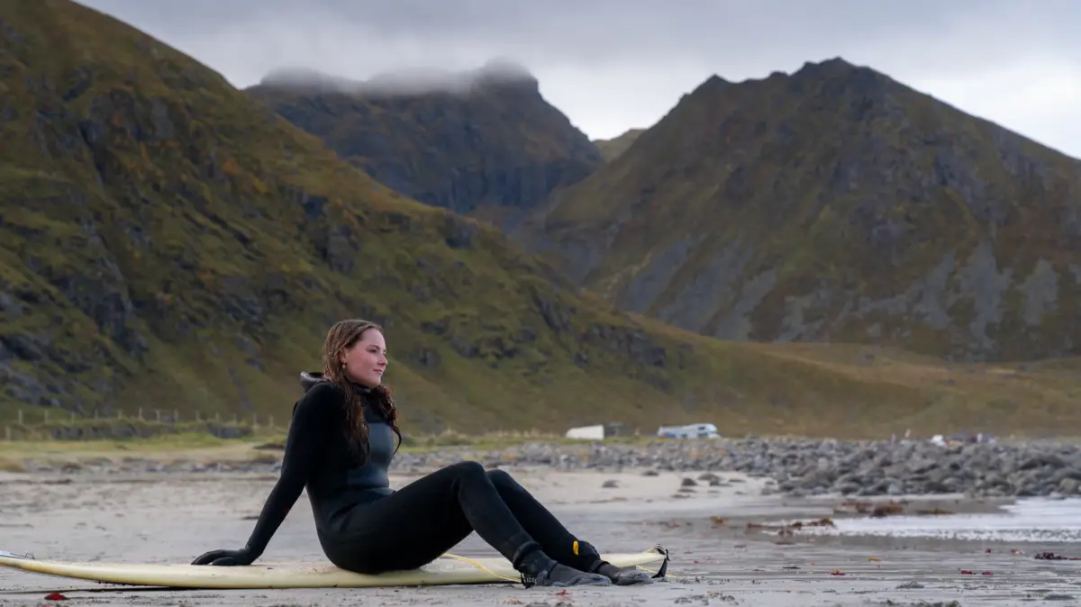Ingrid Alexandra beim Surfen auf den Lofoten.