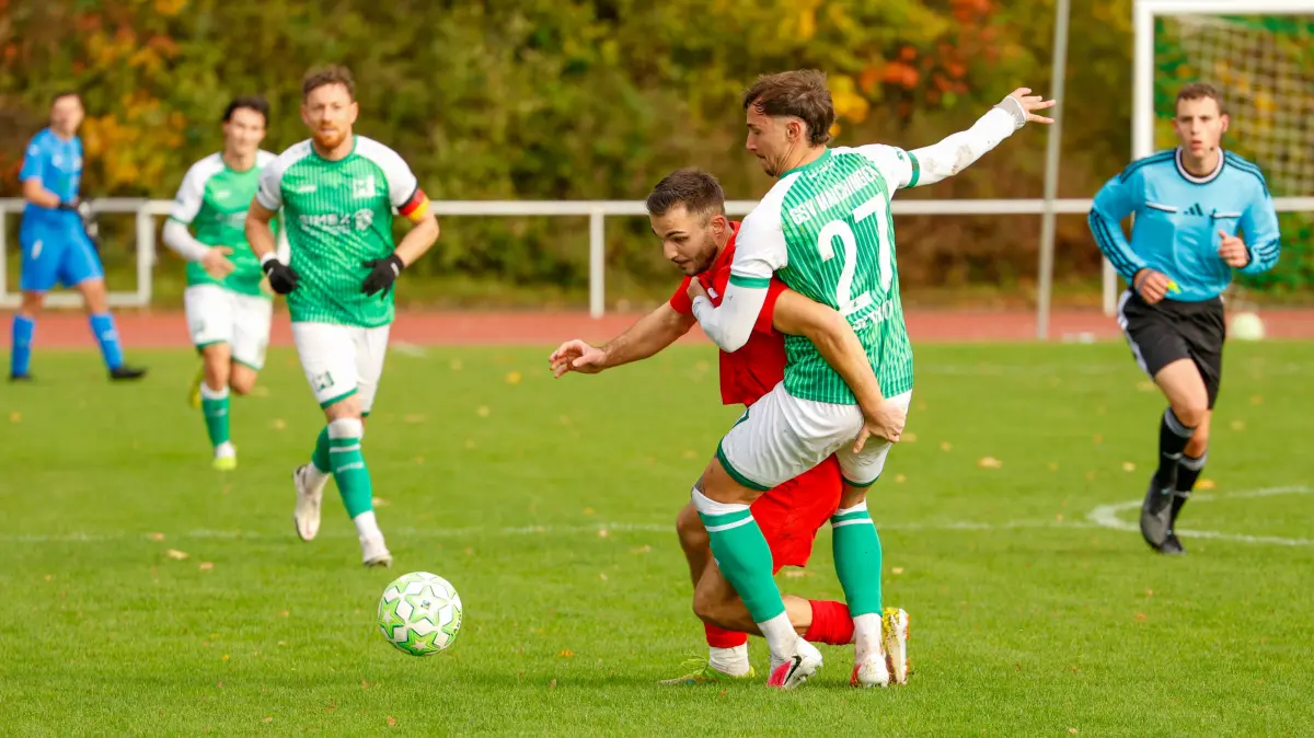 Nicolai Dittrich (GSV Maichingen #27), Argjend Shalaj (FV Neuhausen #08)
GER, GSV Maichingen vs. FV Neuhausen, Fussball, Landesliga - Herren, 13. Spieltag, Spielzeit 2026/2027, 25.10.2026
Foto: Eibner-Pressefoto/Philipp Theiss