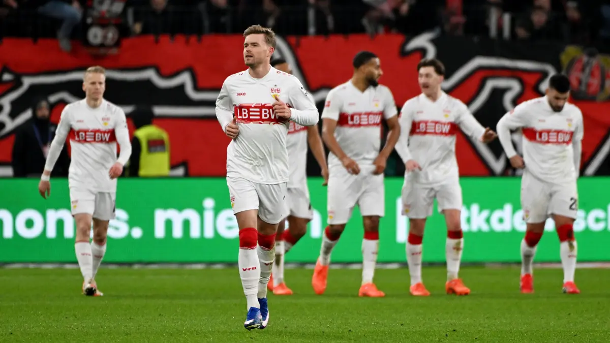 Maximilian Mittelstädt erhöhte vom Elfmeterpunkt. Übrigens traf er auch einige Monate später im Rückspiel (3:1) per Strafstoß.
