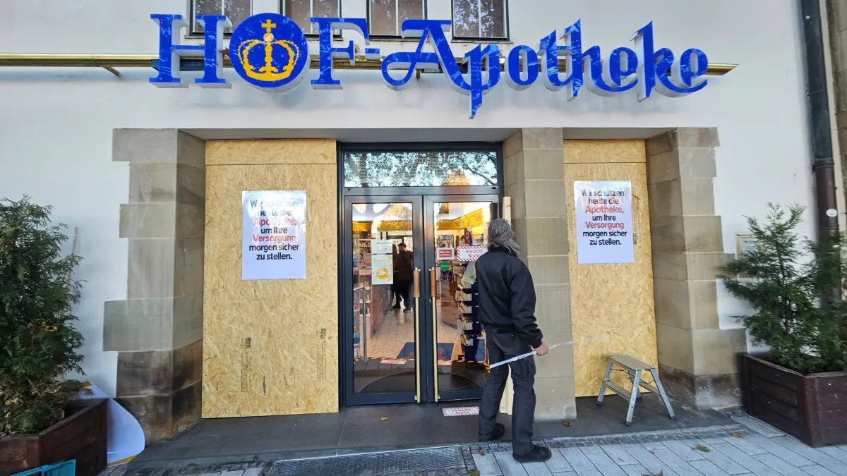 Hofapotheke in Stuttgart, Vorbereitung auf Gen-Z-Demo am 31. Oktober 2026