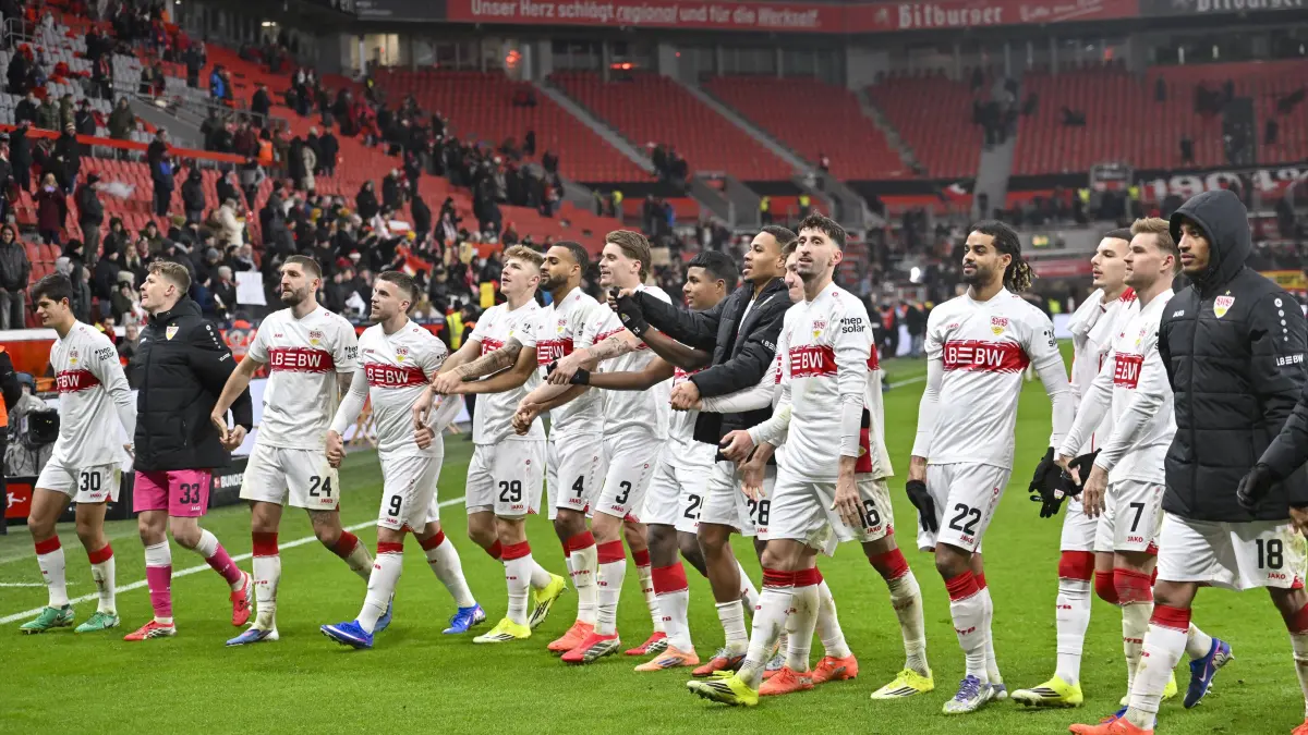 Am Ende konnte der VfB mit seinen Fans einen 4:1-Auswärtssieg bejubeln.
